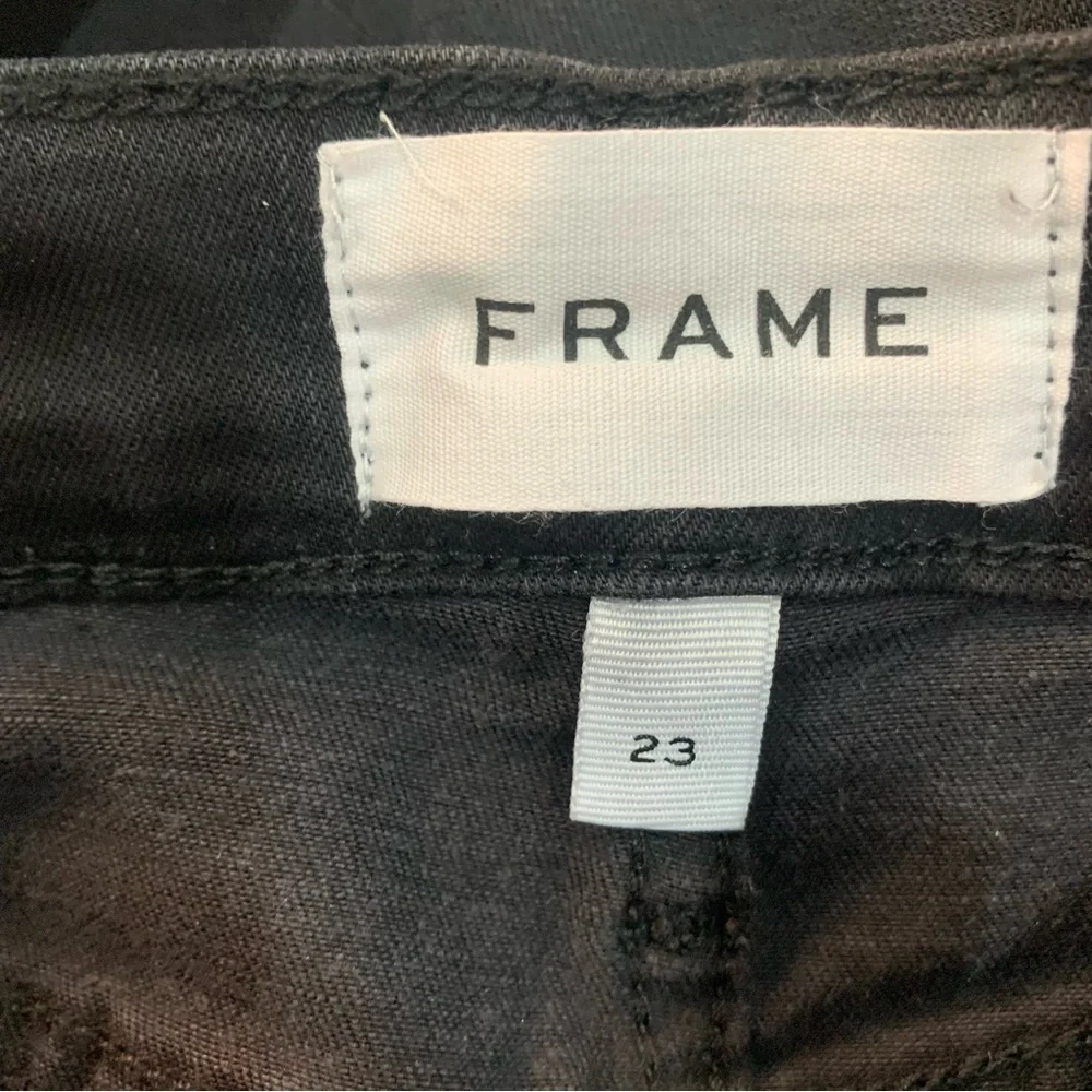 Frame Jeans Le High Straight in Kerry Black